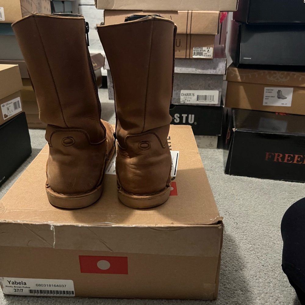 Yabela Women's Tan Ankle Boots